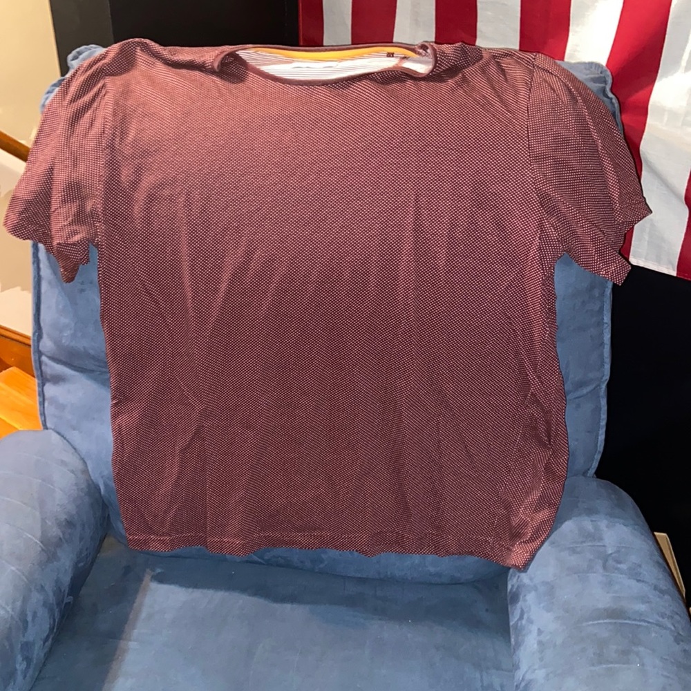 Denim & Flower maroon w/ white dots t shirt